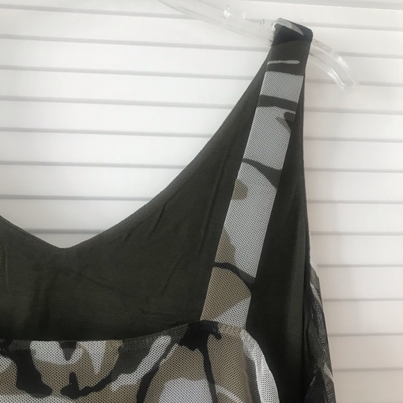 CHICO’S Perfect Camo Mesh Tank NWT! - Picture 5 of 11